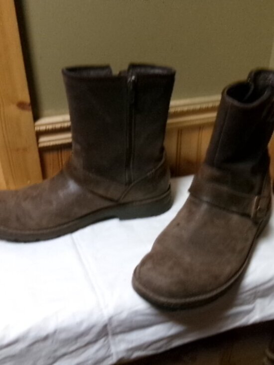 Mens brown Ugg harness boots zip side shearling lined good shape us 11 mid calf main image 9